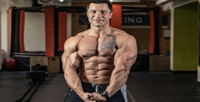 Treino de tríceps: 10 exercícios e tudo que você precisa saber