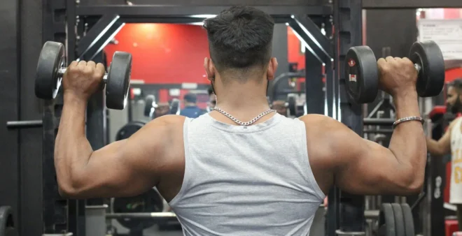 Treino de ombro: Entenda os exercícios e a musculatura